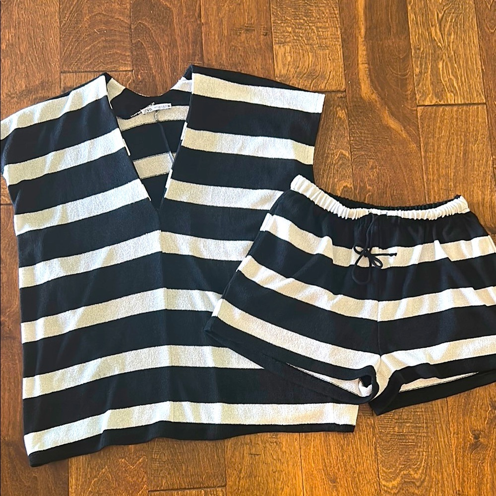 Zara black white short set sz M